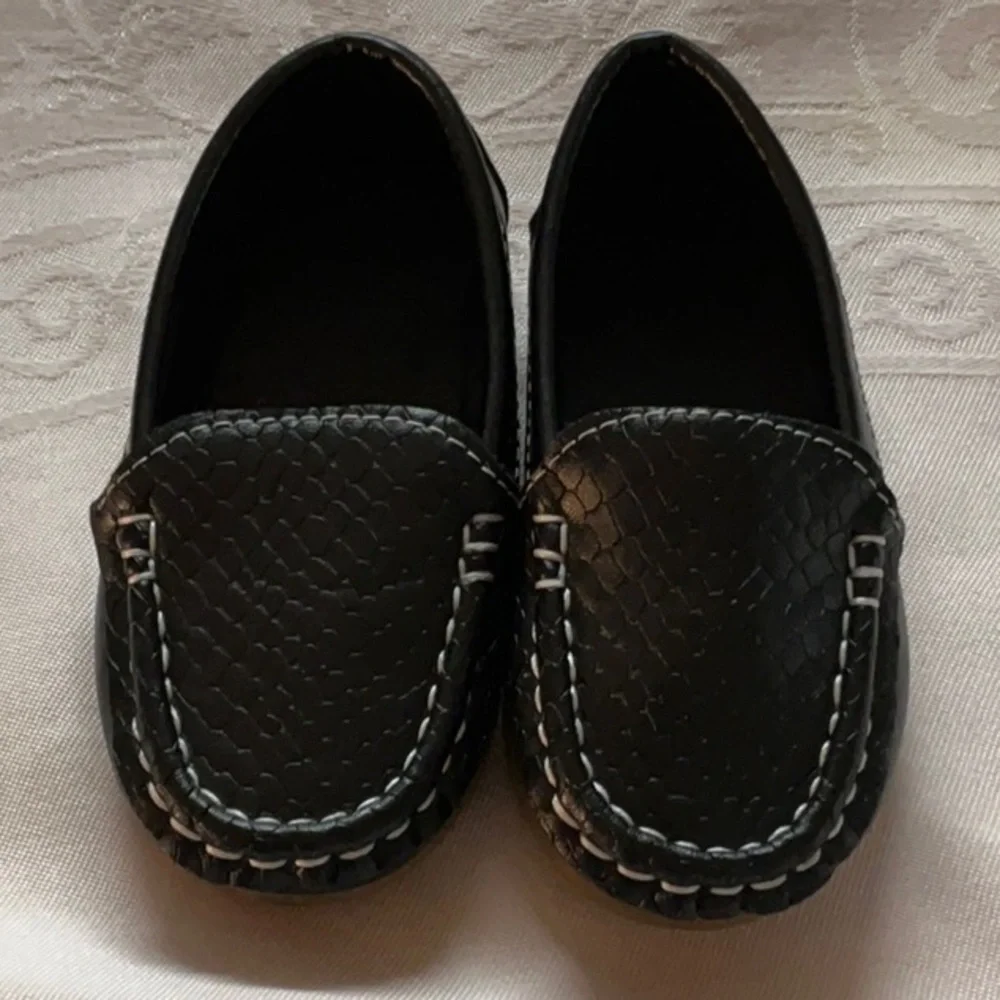 Toddlers Black Moccasins with Textured‎ Suede Finish